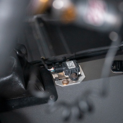 Yaw/Roll rate & Acceleration sensor